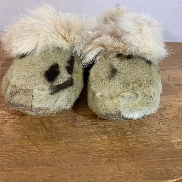 Vintage collector pièce hand crafted by Canadian Inuit  seal skin winter shoes - Picture 2 of 12